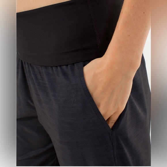 Lululemon Om Pant Commuter Denim Black / Black (Gray/Black) - Picture 4 of 15